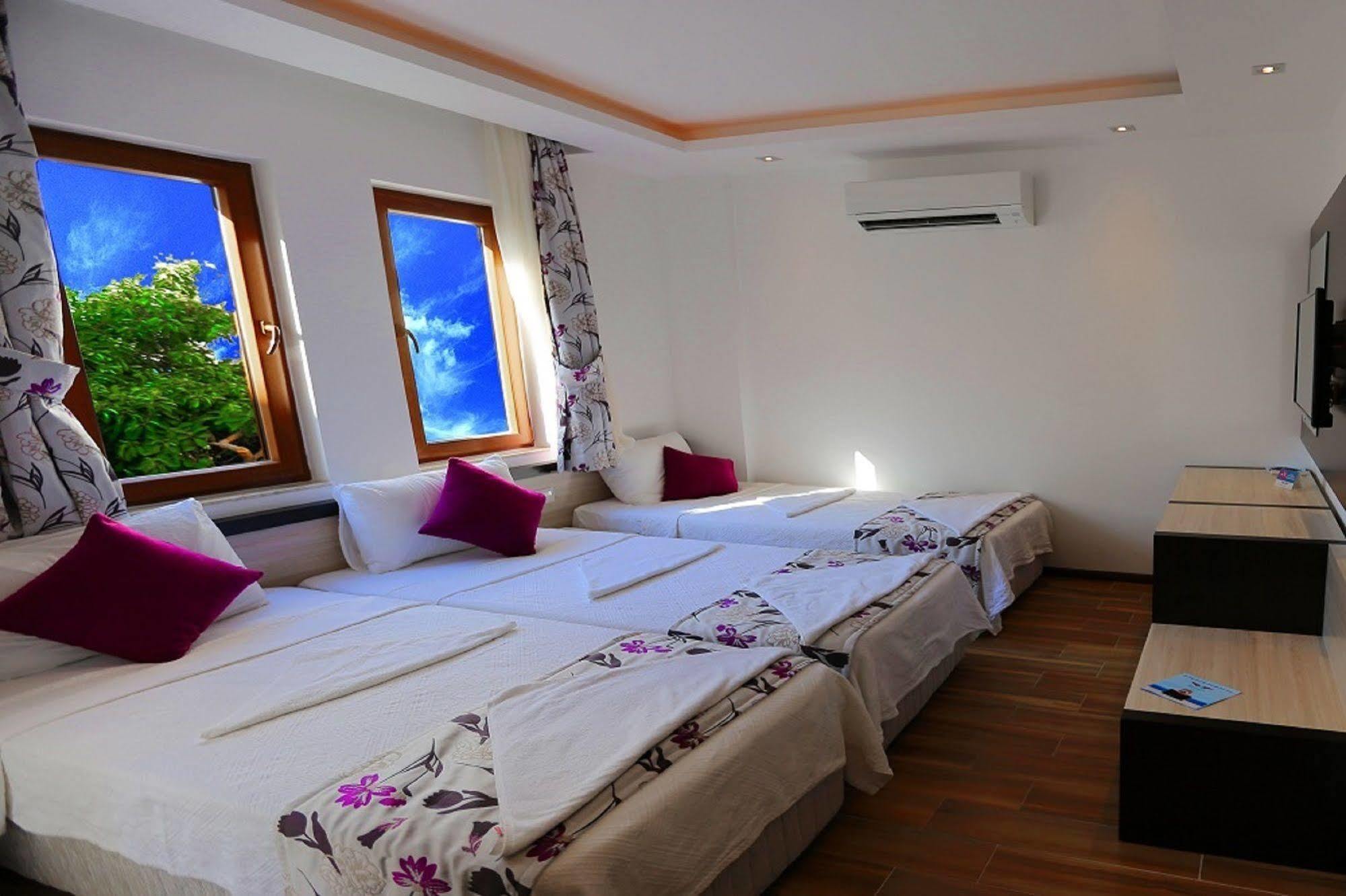Hotel Hermes كاس المظهر الخارجي الصورة